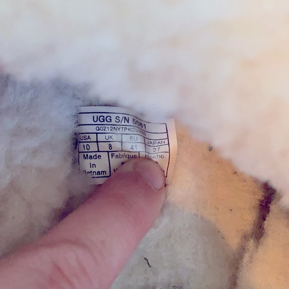 Ugg’s - Picture 2 of 2